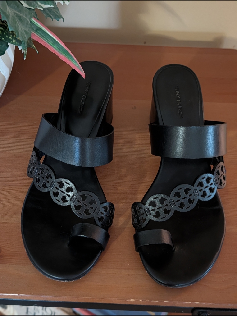Tory Burch Black Leather Logo-Accent Sandals - Picture 2 of 5